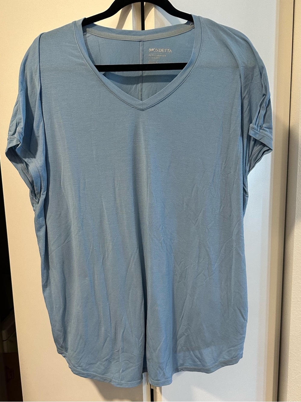 Mondetta Women's Light Blue V-Neck Tee XL